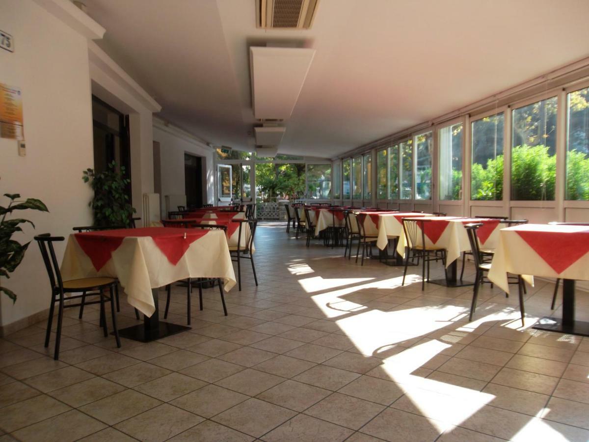 Hotel Otello Punta Marina Zewnętrze zdjęcie