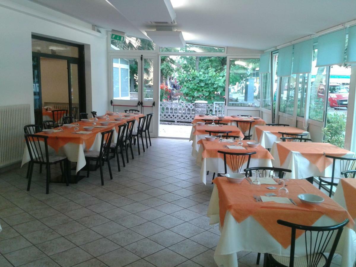 Hotel Otello Punta Marina Zewnętrze zdjęcie